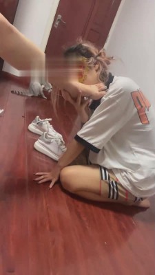 图片[4]_【安若】超级骚的母狗舔脚 bf16996_HD绳艺资源