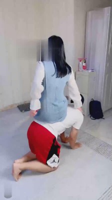 【冷凝大大】小白鞋肉丝全体重踩踏 bf17027_HD绳艺资源