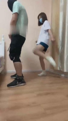 【黑泽兮】素人棉袜脚踢踹男友 bf17159_HD绳艺资源