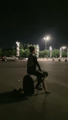 图片[3]_【妮可】夜间户外马路遛狗骑马 bf17158_HD绳艺资源