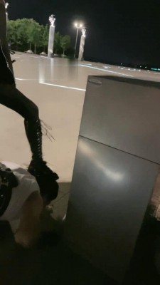 图片[4]_【妮可】夜间户外马路遛狗骑马 bf17158_HD绳艺资源