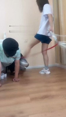 图片[4]_【黑泽兮呀】表妹场-小白鞋提档/踩踏/亲脚 bf17212_HD绳艺资源