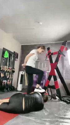 图片[4]_【妮可】超级高难度挑战踢踹圈养狗 bf17196_HD绳艺资源