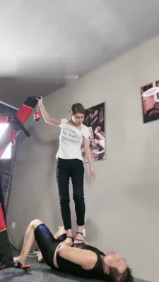 图片[6]_【妮可】超级高难度挑战踢踹圈养狗 bf17196_HD绳艺资源