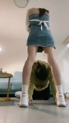 【晨颜】御姐运动鞋白袜辱狗 bf20117_HD绳艺资源