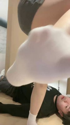 图片[8]_【偏不S】长靴白袜全体重踩踏 bf20110_HD绳艺资源