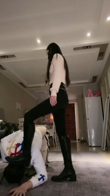 图片[2]_【猫神大人】长靴威严蹂躏地毯 bf20179_HD绳艺资源