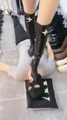 【初见】皮靴踩踏专场-超重度 bf20210_HD绳艺资源