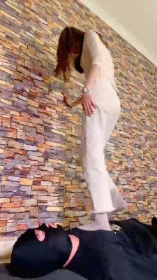 图片[6]_【冷鸢大大】素人运动鞋全体重踩踏 bf20208_HD绳艺资源