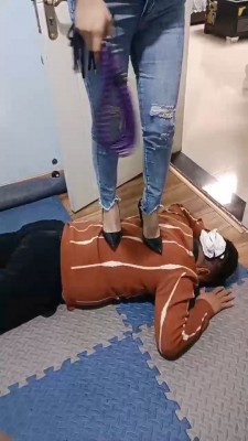 图片[9]_【优雅】脏鞋踩踏食物喂食 bf20321_HD绳艺资源