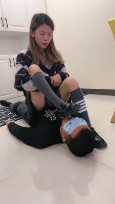 图片[3]_【樱木花椒】过膝袜小姐姐踩踏喂食 bf20309_HD绳艺资源