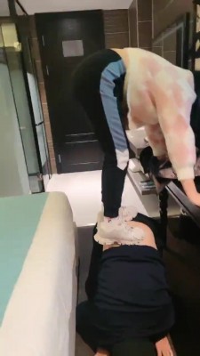 图片[3]_【萱S】脏小白鞋踩虐狗【完整版】 bf20402_HD绳艺资源