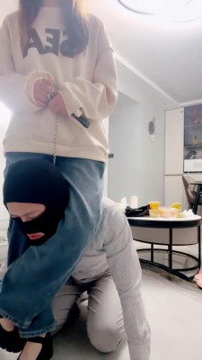 图片[2]_【叶子】艺术训练贱狗舔鞋皮鞭抽脸 bf20366_HD绳艺资源