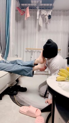 图片[6]_【叶子】艺术训练贱狗舔鞋皮鞭抽脸 bf20366_HD绳艺资源