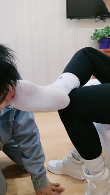 图片[2]_【辣姐S】小白鞋棉袜窒息羞辱贱狗 bf20388_HD绳艺资源