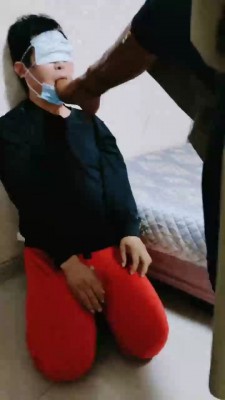 【辣妹】裸足踩踏喂食 bf20511_HD绳艺资源