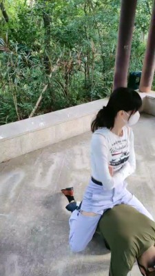 图片[2]_【高难度挑战美学】运动女神户外溜偷拍狗 bf20610_HD绳艺资源