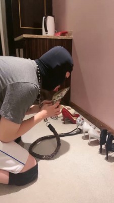 【星期六】偷舔姐姐的鞋子被发现 bf20598_HD绳艺资源