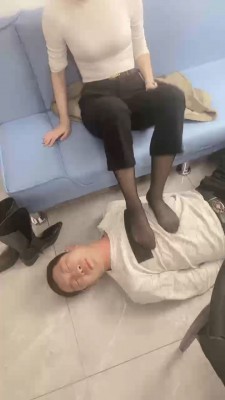 图片[5]_【冷鸢大大】黑丝脚全体重踩踏 bf20617_HD绳艺资源