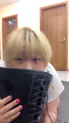 【汤汤】背着主人舔鞋的下场【双视角】 bf20724_HD绳艺资源