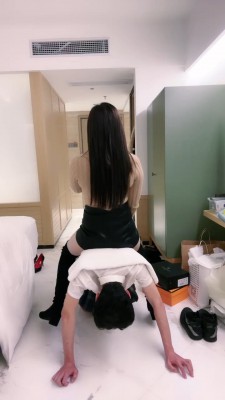 图片[9]_【若依】楼道抓住变装狗【完整版】 bf20727_HD绳艺资源