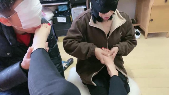 图片[2]_【歌迪丝】情侣奴伺候按摩脚深喉 bf20774_HD绳艺资源