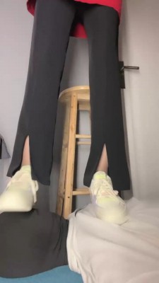 【万一】丝袜脚踩狗 bf20710_HD绳艺资源