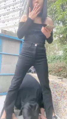 图片[2]_【猫咪小主】御姐户外上课训狗 bf20462_HD绳艺资源