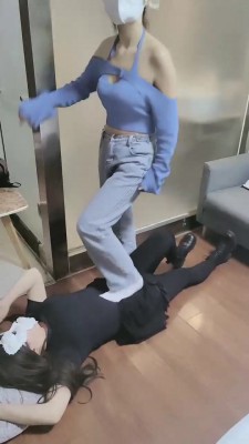 图片[5]_【子怡】双S运动鞋白袜踩踏 bf20412_HD绳艺资源