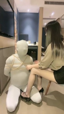【苏曼】御姐五花大绑虐贱狗 bf20417_HD绳艺资源