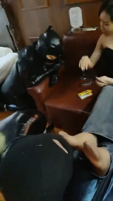 图片[3]_【药神】多只狗狗争抢舔脚 bf20480_HD绳艺资源