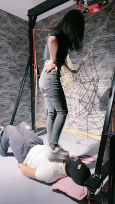 图片[3]_【冷凝大大】黑丝全体重踩踏 bf20513_HD绳艺资源