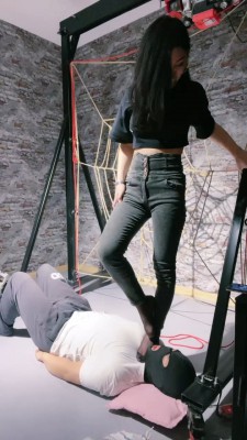 图片[4]_【冷凝大大】黑丝全体重踩踏 bf20513_HD绳艺资源