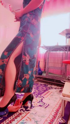 图片[7]_【媚朵】旗袍女S楼道调奴舔脚踩狗爪 bf20875_HD绳艺资源