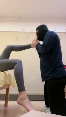 图片[4]_【小妮】运动鞋白袜全体重踩 bf20879_HD绳艺资源