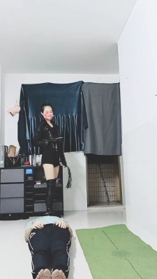 图片[4]_【美娜格格】美容院技师长靴裸足踩喂食 bf21214_HD绳艺资源