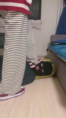 图片[2]_【酒酿丸子】双S学生妹运动鞋狂踩【续集【双视角版】 bf23726_HD绳艺资源