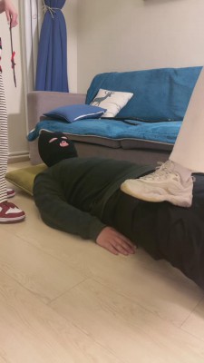 图片[9]_【酒酿丸子】双S学生妹运动鞋狂踩【续集【双视角版】 bf23726_HD绳艺资源