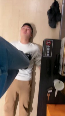 【年华S】脏短靴踩踏食物喂食贱狗 bf23727_HD绳艺资源