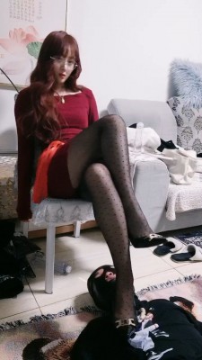 【宝儿】黑丝高跟踩头压马桶 bf23725_HD绳艺资源