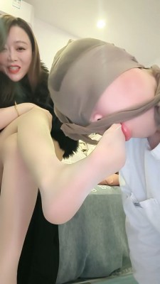 【咩主】迷恋肉丝脚的贱狗 bf23630_HD绳艺资源