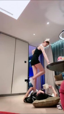 【艾琳】白袜塞嘴全体重踩/裸足蹂躏脸 bf23971_HD绳艺资源