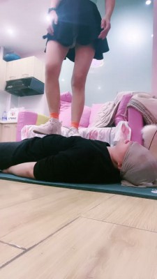 图片[3]_【心竹殿下】小白鞋棉袜全体重踩踏/喂口水 bf23914_HD绳艺资源