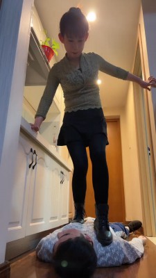 图片[3]_【年华】害羞学生主短靴全体重踩 bf23906_HD绳艺资源