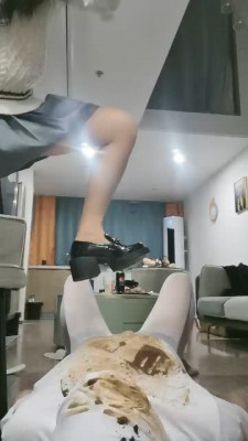 图片[4]_【失心】爬山后带泥脏鞋底踩狗【完整版】 bf23868_HD绳艺资源