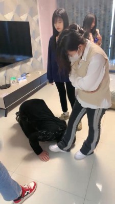 图片[3]_【精神小妹】耳光鞋底抽打/全体重踩踏 bf23839_HD绳艺资源