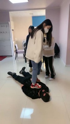 图片[4]_【精神小妹】耳光鞋底抽打/全体重踩踏 bf23839_HD绳艺资源