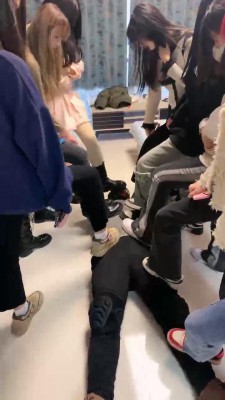 【精神小妹】群调特写视角舔脚踩踏 bf23841_HD绳艺资源