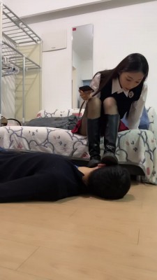 图片[2]_【年华】艺校女神长靴黑丝全体重踩踏 bf24152_HD绳艺资源