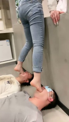 图片[10]_【领主老大】御姐口水喂食/全体重踩踏/虐打【双视角版】 bf24068_HD绳艺资源